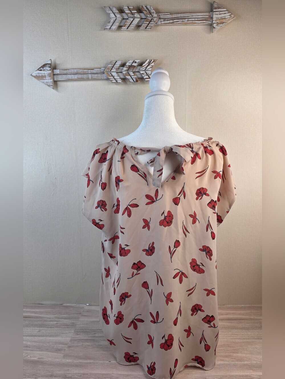 Ladies Large Lauren Conrad Beige Blouse with Red Floral Print - Picture 2 of 4